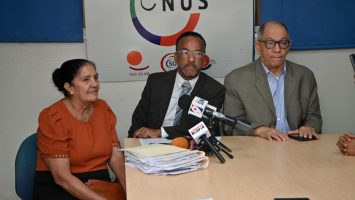 Sindicalistas exigen cumplir sentencia a favor de extrabajadora de la DGCP