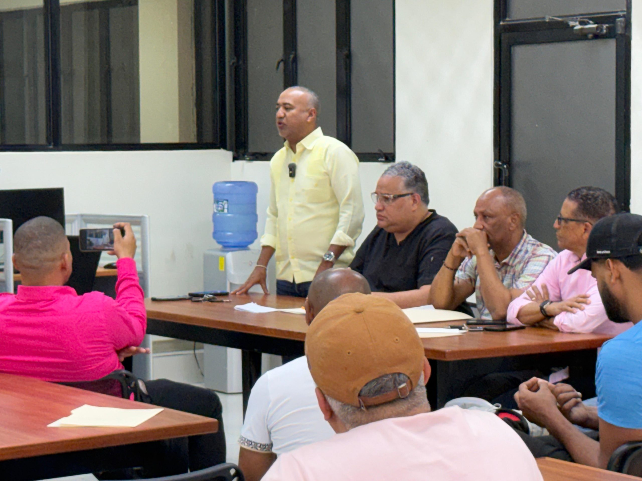 Asobave presenta nueva directiva para impulsar desarrollo del baloncesto en La Vega (2)