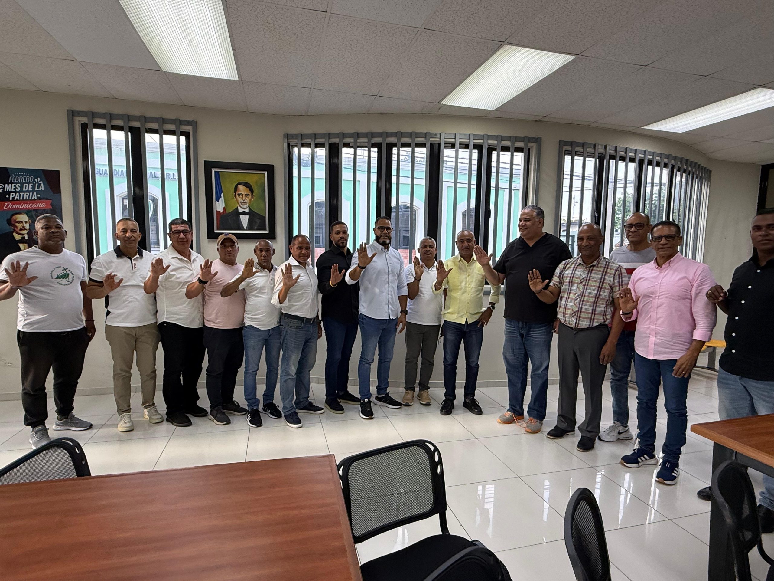 Asobave presenta nueva directiva para impulsar desarrollo del baloncesto en La Vega (5)