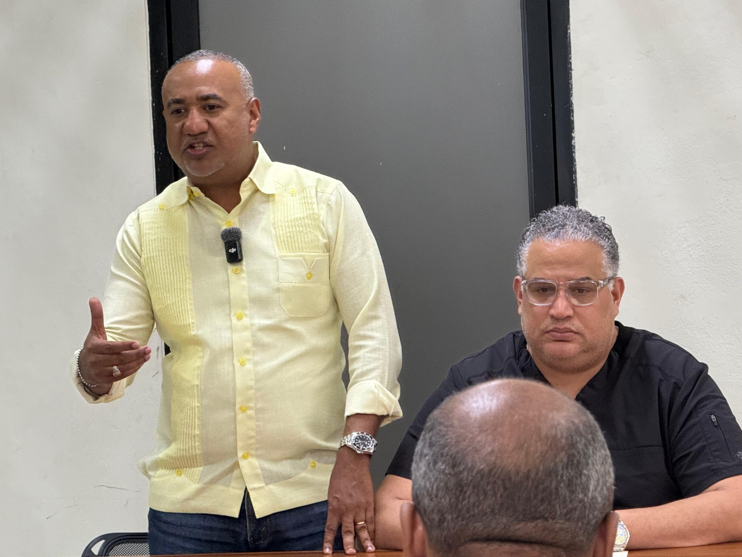 Asobave presenta nueva directiva para impulsar desarrollo del baloncesto en La Vega (6)