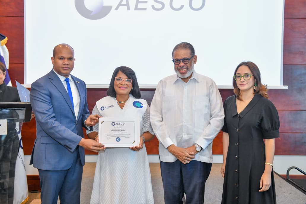 Caesco gradúa primer grupo de líderes en Innovación Social y Comunitaria (3)