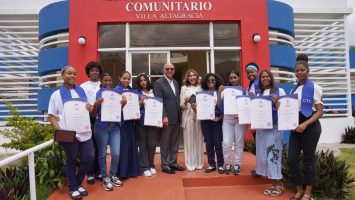 Centros Tecnológicos Comunitarios celebran en Villa Altagracia el «Día de las Niñas en las TIC»