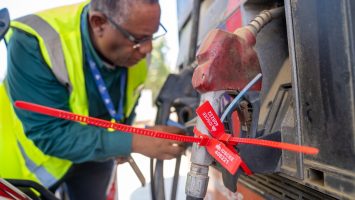 Clausuran estaciones de combustibles en Azua y Montecristi por vender gasolina con bajo octanaje