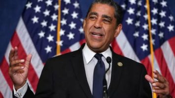 Cumbre Latinoamericana reconocerá al congresista Adriano Espaillat por trayectoria y liderazgo en comunidad latina