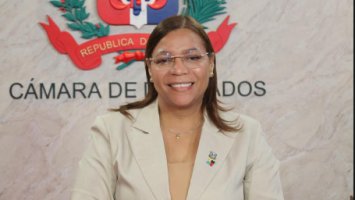 (VIDEO) Diputada deposita proyecto para declarar 23 de septiembre Día Nacional de los Médicos Residentes