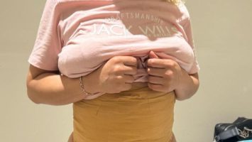 Apresan mujer en aeropuerto de Punta Cana con nueve láminas de presunta cocaína adheridas al cuerpo