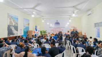 Dirección Regional Sur de la PN celebra el Día de las Madres con más de 100 agentes en Barahona