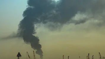 EE.UU. e Irán elevan tensión con intercambio de ataques, tras 29 días del alto el fuego