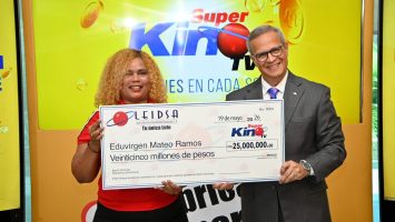 Leidsa entrega RD$25 millones a la ama de casa ganadora con el Súper Kino TV