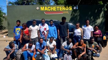 Ejército intercepta yipeta con 16 haitianos indocumentados en Valverde, Mao