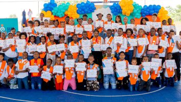 Unos 100 niños y adolescentes se gradúan de programa para prevenir embarazos en Dajabón