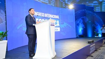 Manuel Cruz presenta centro de pensamiento en apertura de congreso sobre geopolítica