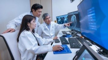 Médicos de hospital de NY  logran tratar cánceres complejos de cabeza y cuello preservando la calidad de vida