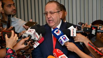 Magín Díaz destaca estrategia gradual en alza de combustibles en el país