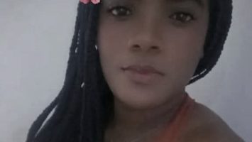 Mujer fallece tras presunta falta de oxígeno y medicamentos en clínica de Isla Saona