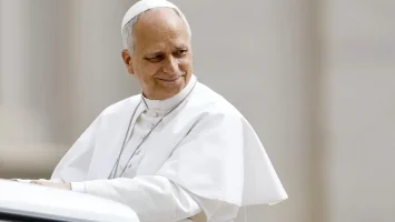 El papa recuerda a los bancos que detrás de los números hay personas que necesitan ayuda
