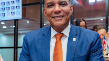 Senador Carlos Gómez insta al PRM a ejecutar los acuerdos de consenso en la provincia Espaillat