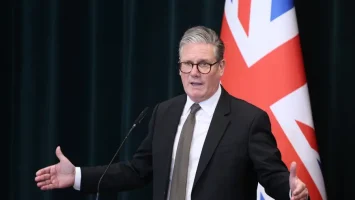 Más de 50 diputados laboristas piden públicamente la dimisión de Starmer