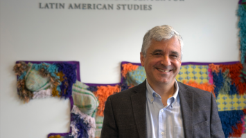 Politólogo de Harvard Steven Levitsky disertará en Pucmm sobre democracia AL