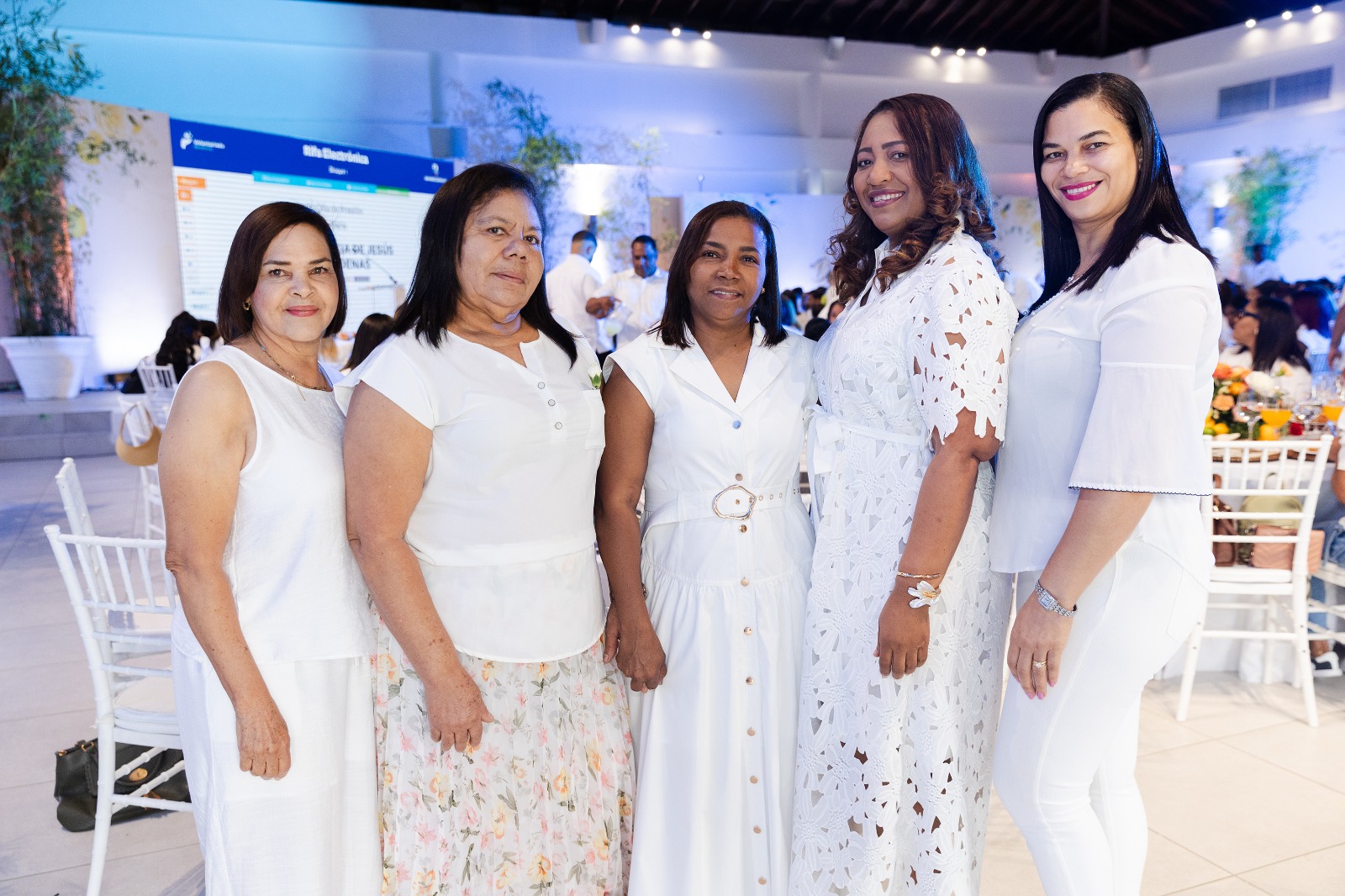 Voluntariado Banreservas celebra el Día de las Madres con el evento “Donde nace el amor” (2)