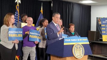 Espaillat: «Las familias merecen inversión social, no una máquina de deportaciones»