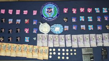 Allanamientos en Santiago dejan detenidos y decomisos de drogas, armas y dinero