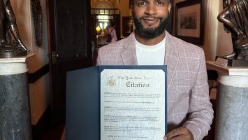 El cantautor Ariel Ramírez recibe reconocimiento del Congreso de Nueva York y celebra lanzamiento de su nuevo álbum