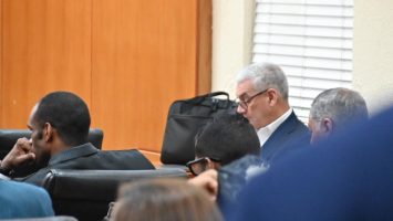 Tras casi 5 horas de espera, inicia lectura del fallo en caso contra Gonzalo Castillo y otros acusados de corrupción
