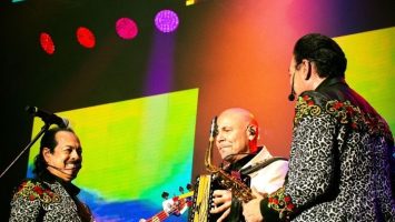 El Prodigio brilla en concierto Tigres del Norte en SD