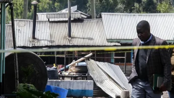 Al menos 16 niñas muertas y 79 heridas al incendiarse un internado en Kenia