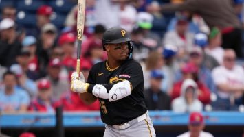Esmerlyn Valdez pega su primer jonrón en Grandes Ligas: Cruz tambien la sacó por los Piratas