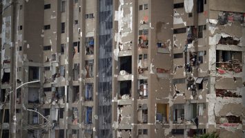Dominicanos en NY alarmados y sin contacto con familiares tras fuertes terremotos en Venezuela