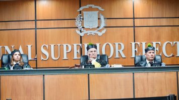 TSE aplaza audiencia sobre reglamento de encuestas electorales para el martes
