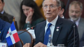 Roberto Álvarez califica a Alfonso Rodríguez como un funcionario ejemplar