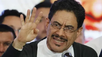 Cepeda y De la Espriella desatan guerra verbal en Colombia