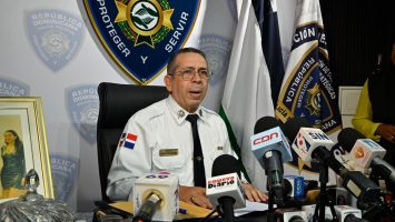 Tragedia en Darío Contreras: Hombre Asesina a Mujer y Hiere a Otra en Sala de Emergencias de Santo Domingo Este