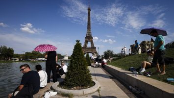 La torre Eiffel cierra excepcionalmente esta tarde por la ola de calor