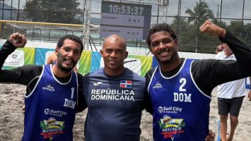 Hayerling De Jesús y Oscar Martínez ganan oro en voleibol playa