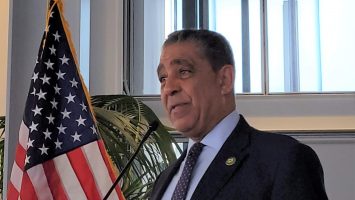 Espaillat reafirma su oposición a la guerra y vota para poner fin al conflicto con Irán