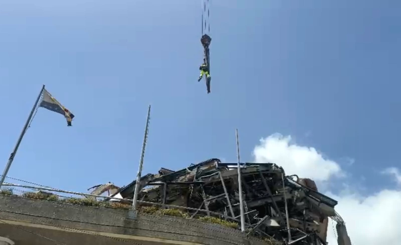 Héroes dominicanos arriesgan sus vidas en Venezuela durante labores de rescate y salvamento (6)