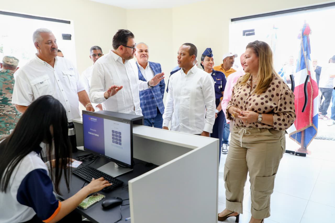 Intrant inaugura primera oficina de licencias de conducir en San José de Ocoa (4)