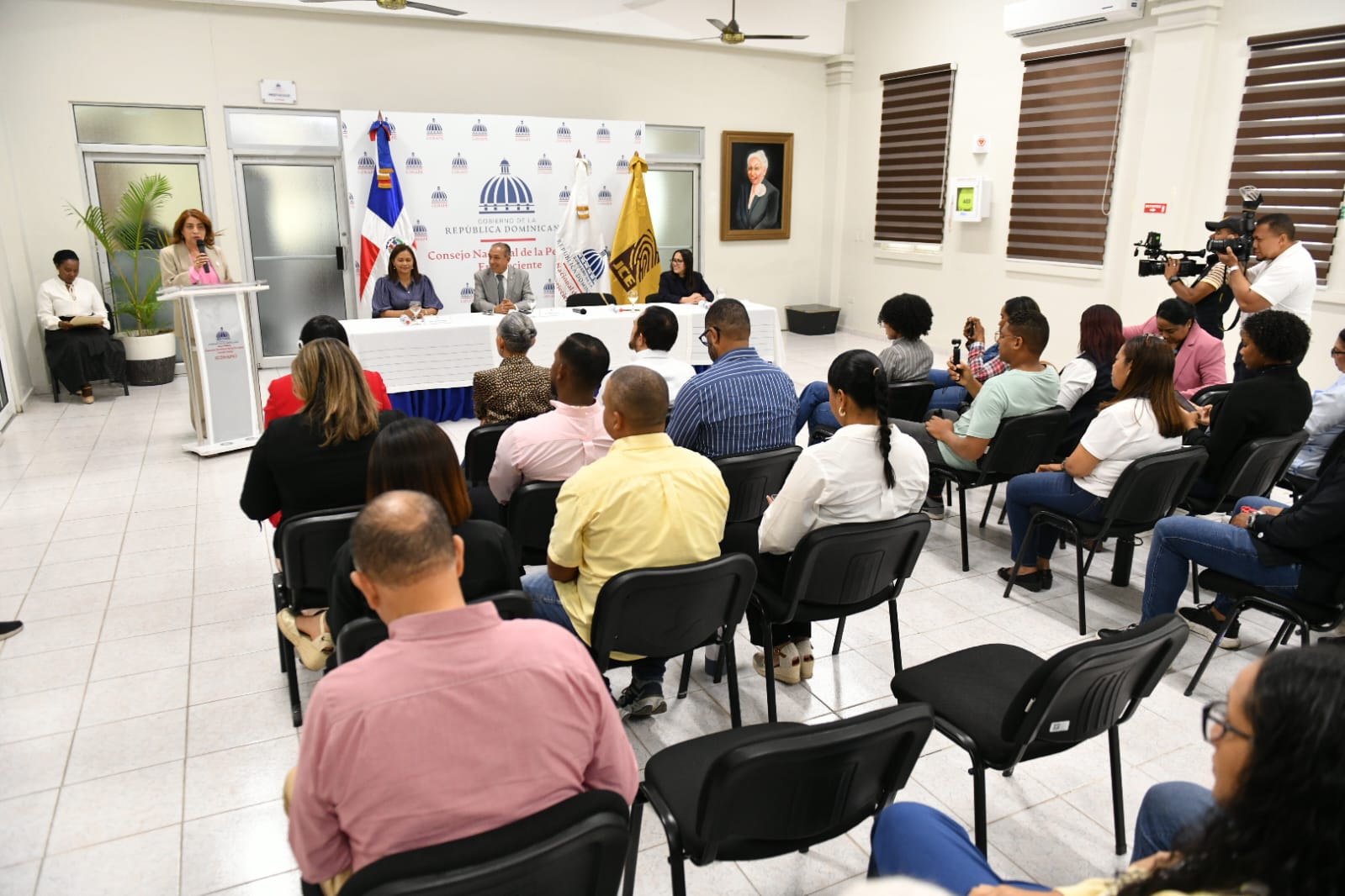 JCE y Conape inician jornada de cedulación para más de 4,700 adultos mayores (5)
