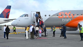Llega a RD vuelo con 65 evacuados desde Venezuela; suman 109 los repatriados tras terremotos