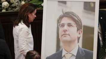 Fiscalía colombiana pide indagar si hay congresistas vinculados al crimen de Miguel Uribe