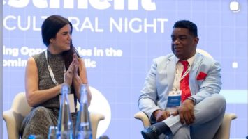 Moisés Rodríguez destaca el impacto económico y social de la industria tabacalera dominicana durante foro en Bruselas