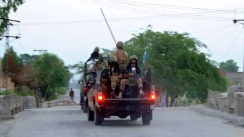 Afganistán bombardea objetivos del Estado Islámico en Pakistán