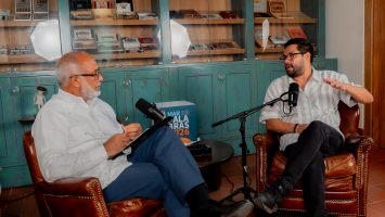Desde el Exilio: Periodista Óscar Martínez Predice Declive del Modelo Bukele en El Salvador y Alerta sobre la Oposición
