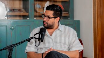 Periodista salvadoreño dice “a una dictadura hay que estorbarla con métodos periodísticos”