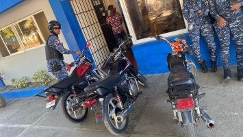PN ocupa armas ilegales, recupera motocicletas robadas y ejecuta arrestos en SDN