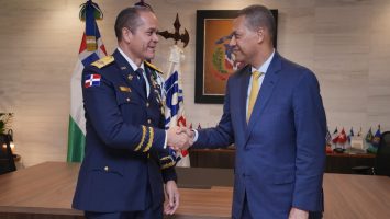 PN e Indotel firman acuerdo para digitalizar registro y control de detenidos en destacamentos